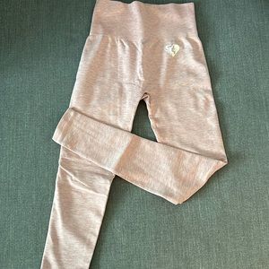Women’s Best Seamless Light Pink Leggings Size Small
